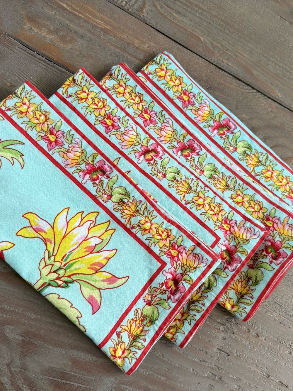April Cornell Dahlia Days Tablecloth 60”x86” & 4 Napkins - Picture 9 of 12